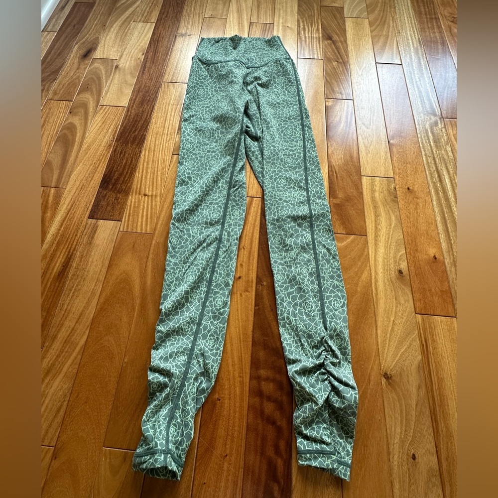 Buff bunny green leggings